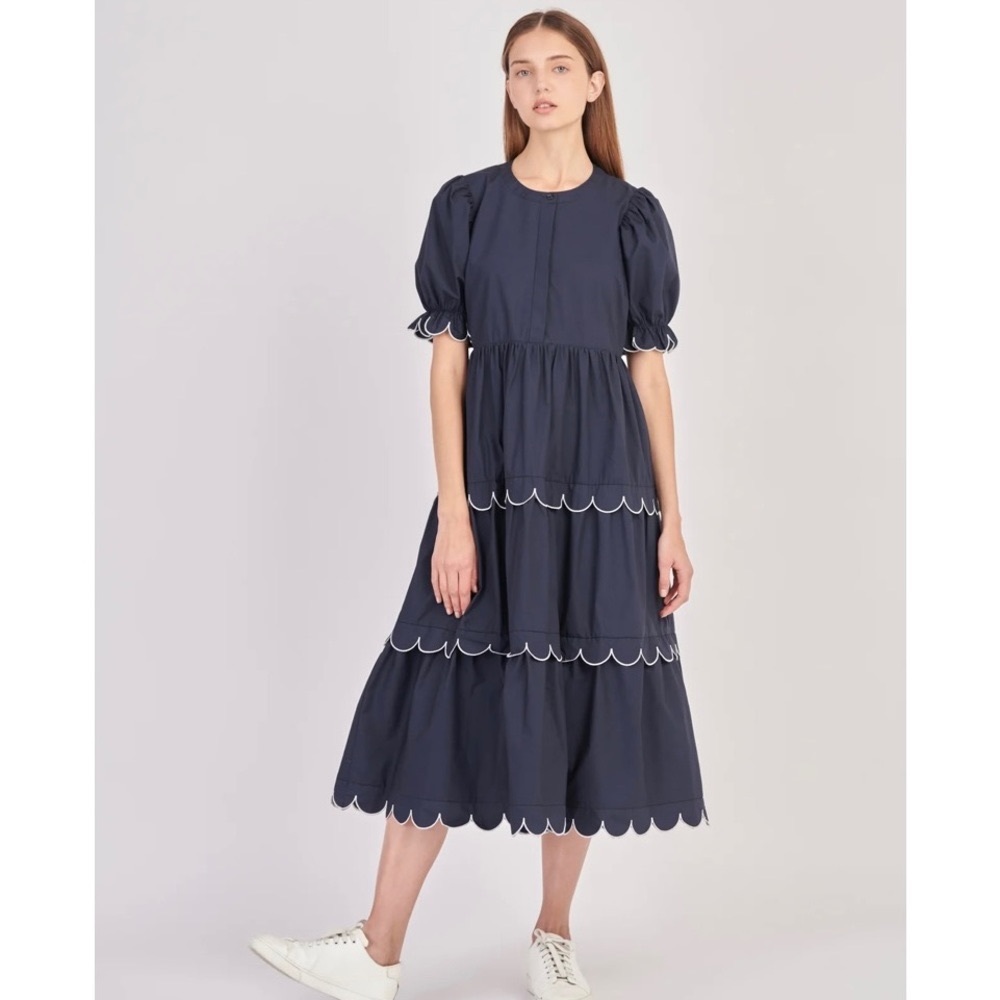 Super cute scalloped dress